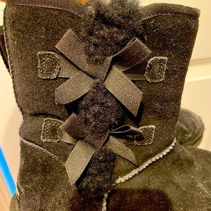 Kookaburra Ugg Victoria.  Size 7